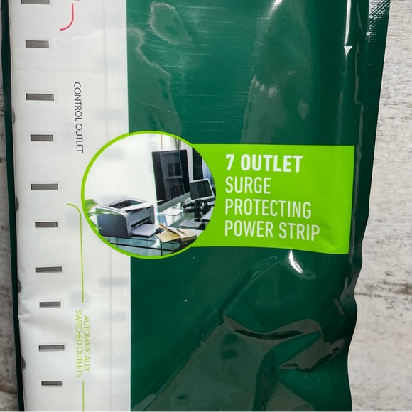 One Greenlite Tier 1 Advanced 7 Outlet Surge Power Strip 1440 Joules For TV, PC - Picture 7 of 16